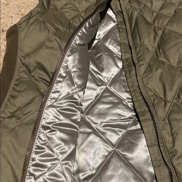 Olive Green Quilted Down Vest reversible size XL - Picture 2 of 8